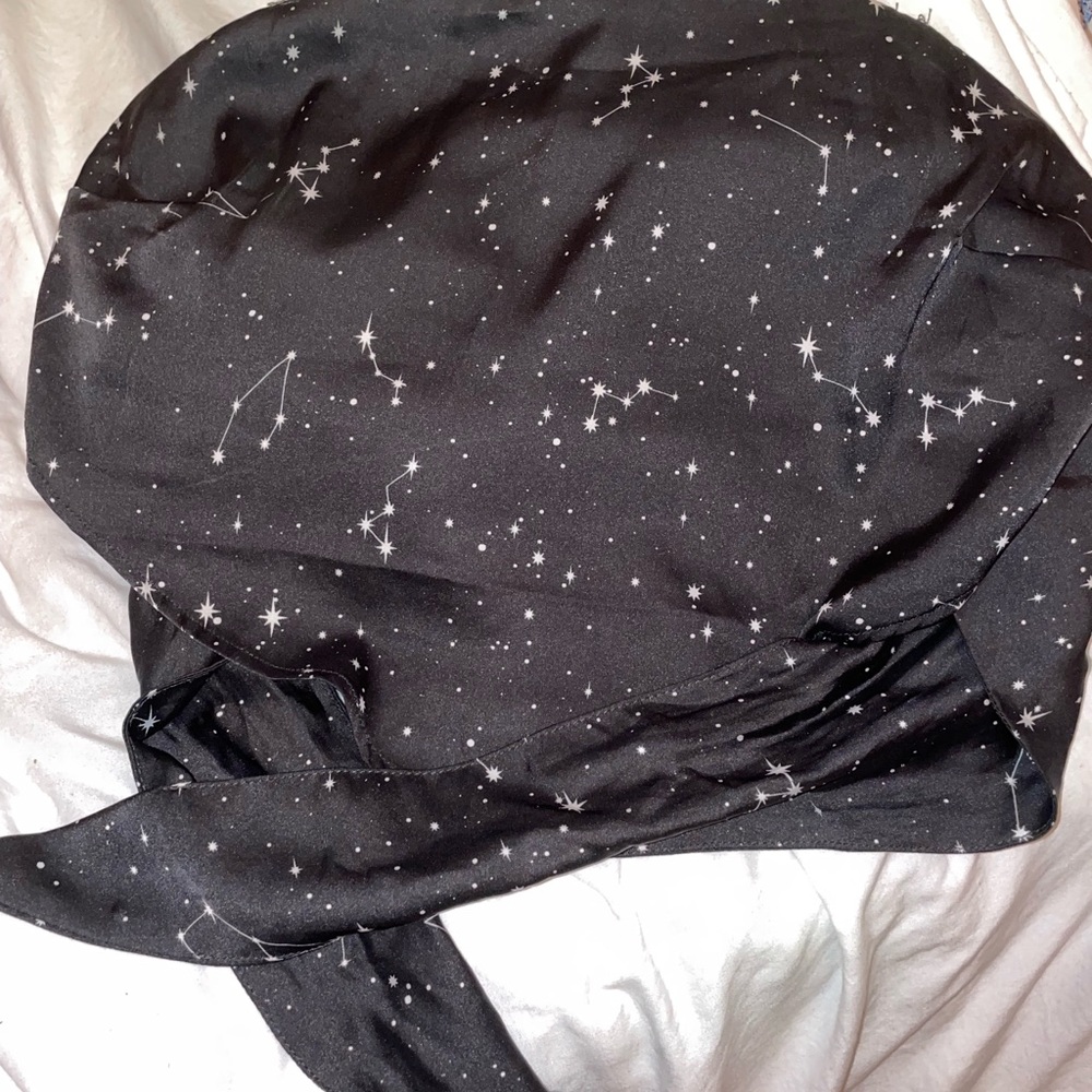 garage scarf star top